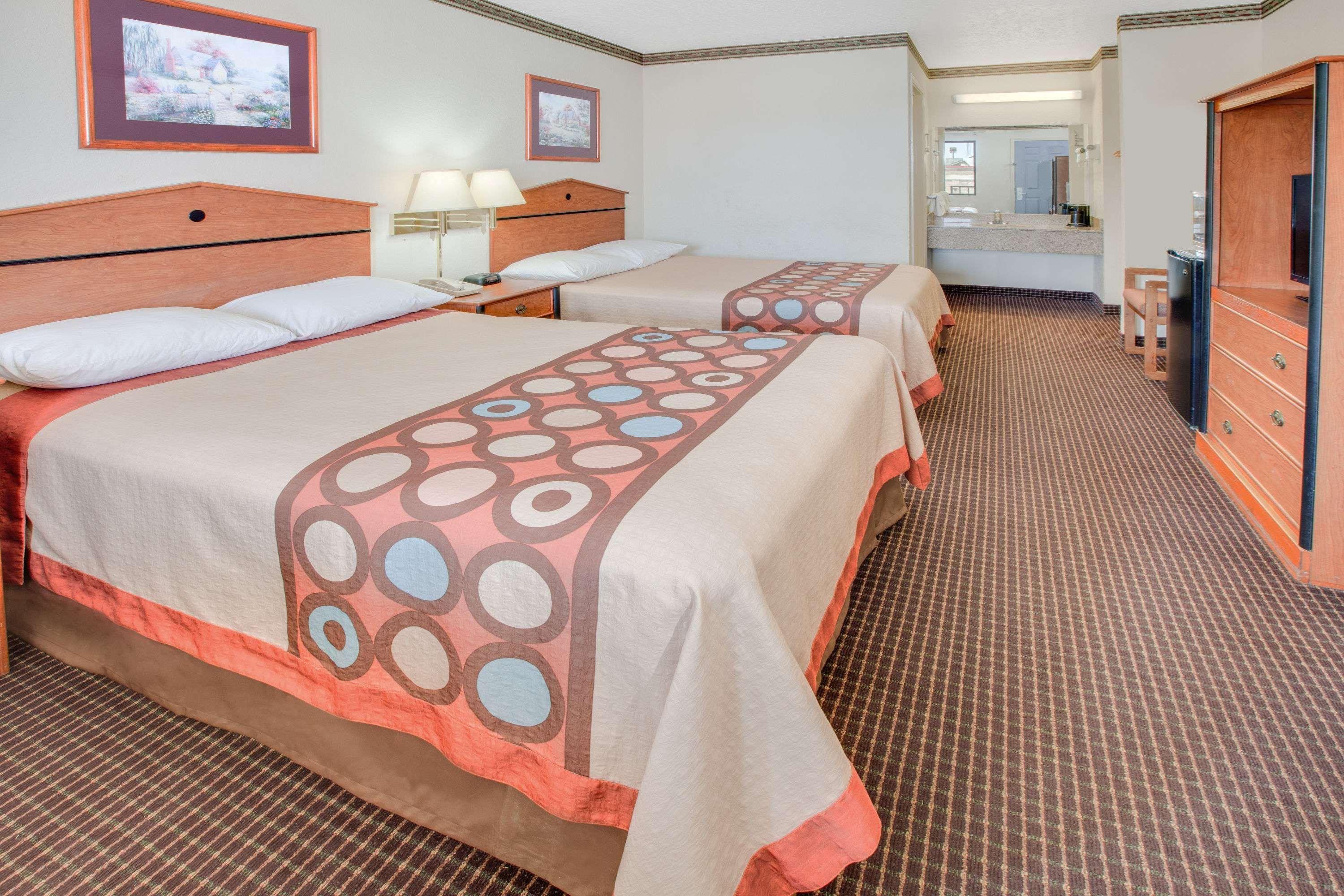 Super 8 By Wyndham Arkadelphia Caddo Valley Area Eksteriør bilde