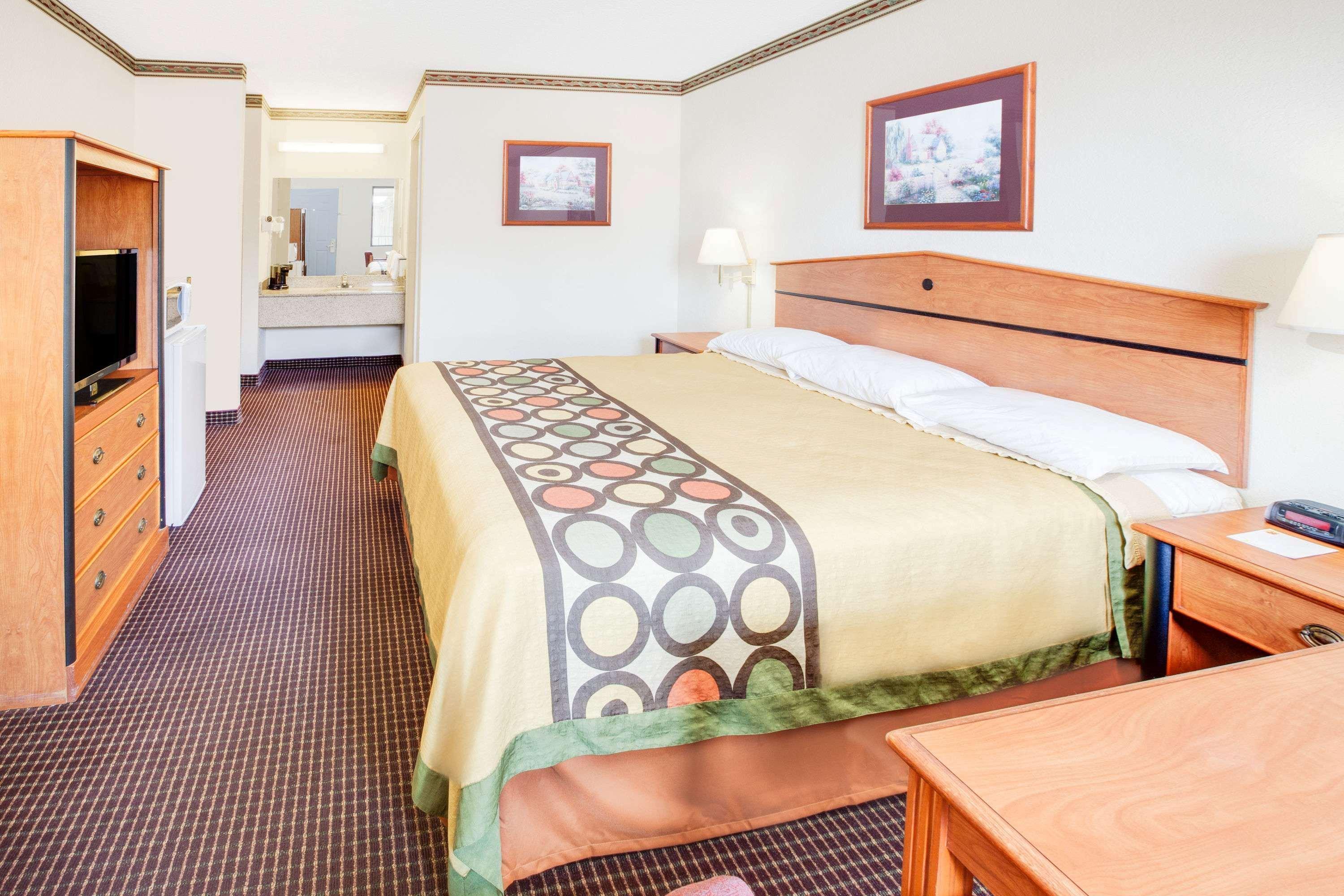 Super 8 By Wyndham Arkadelphia Caddo Valley Area Eksteriør bilde
