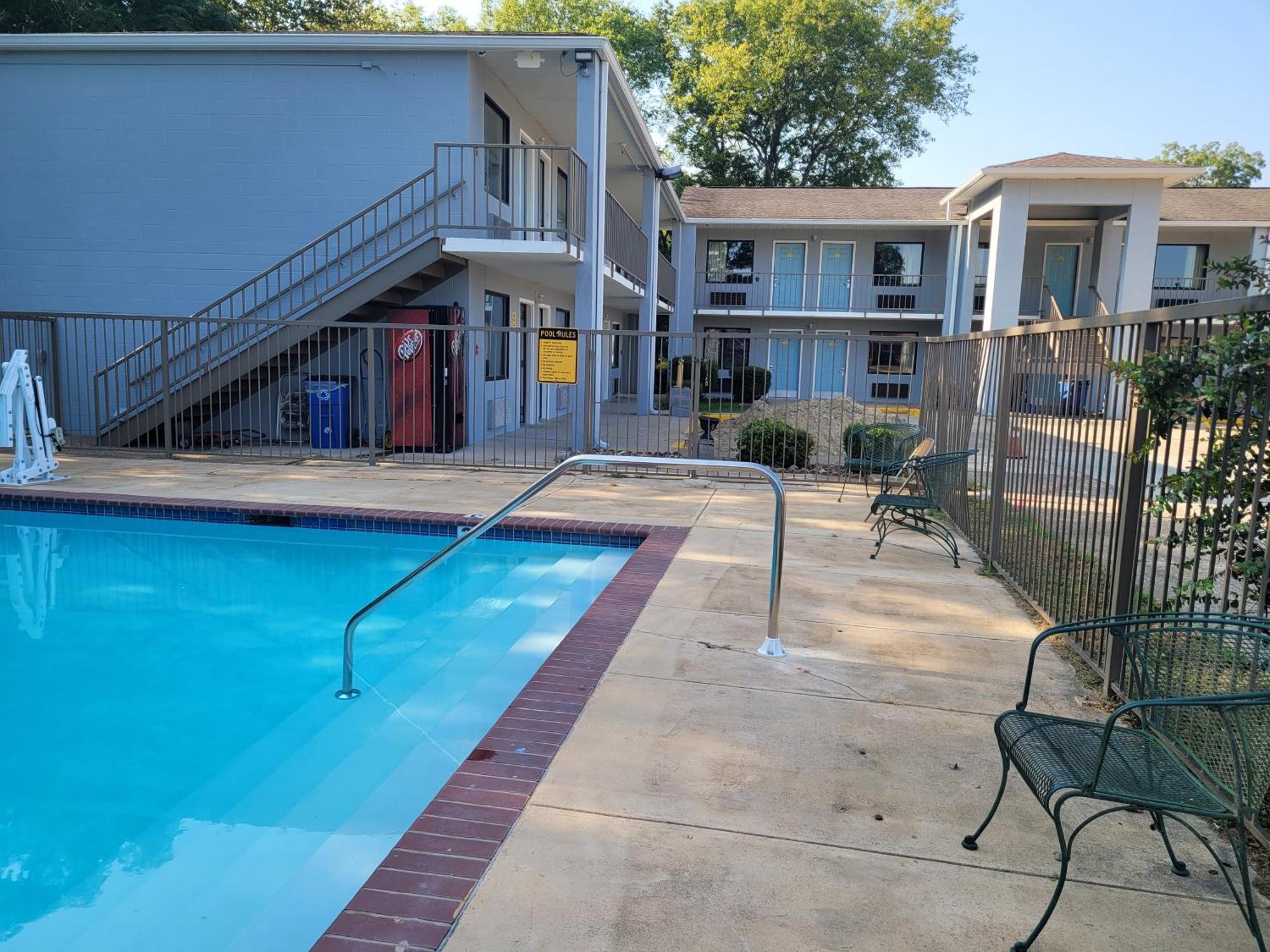 Super 8 By Wyndham Arkadelphia Caddo Valley Area Eksteriør bilde