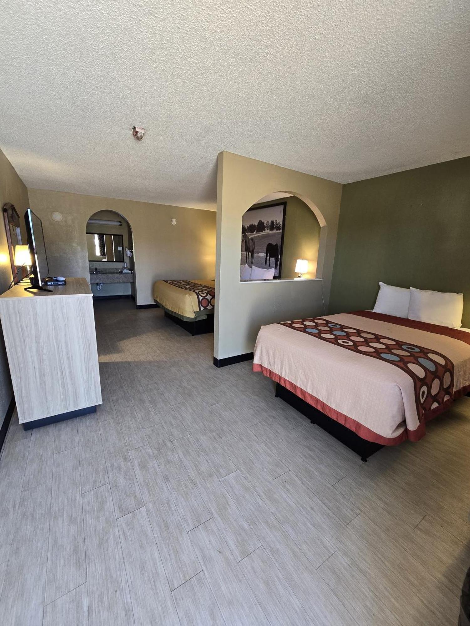 Super 8 By Wyndham Arkadelphia Caddo Valley Area Eksteriør bilde