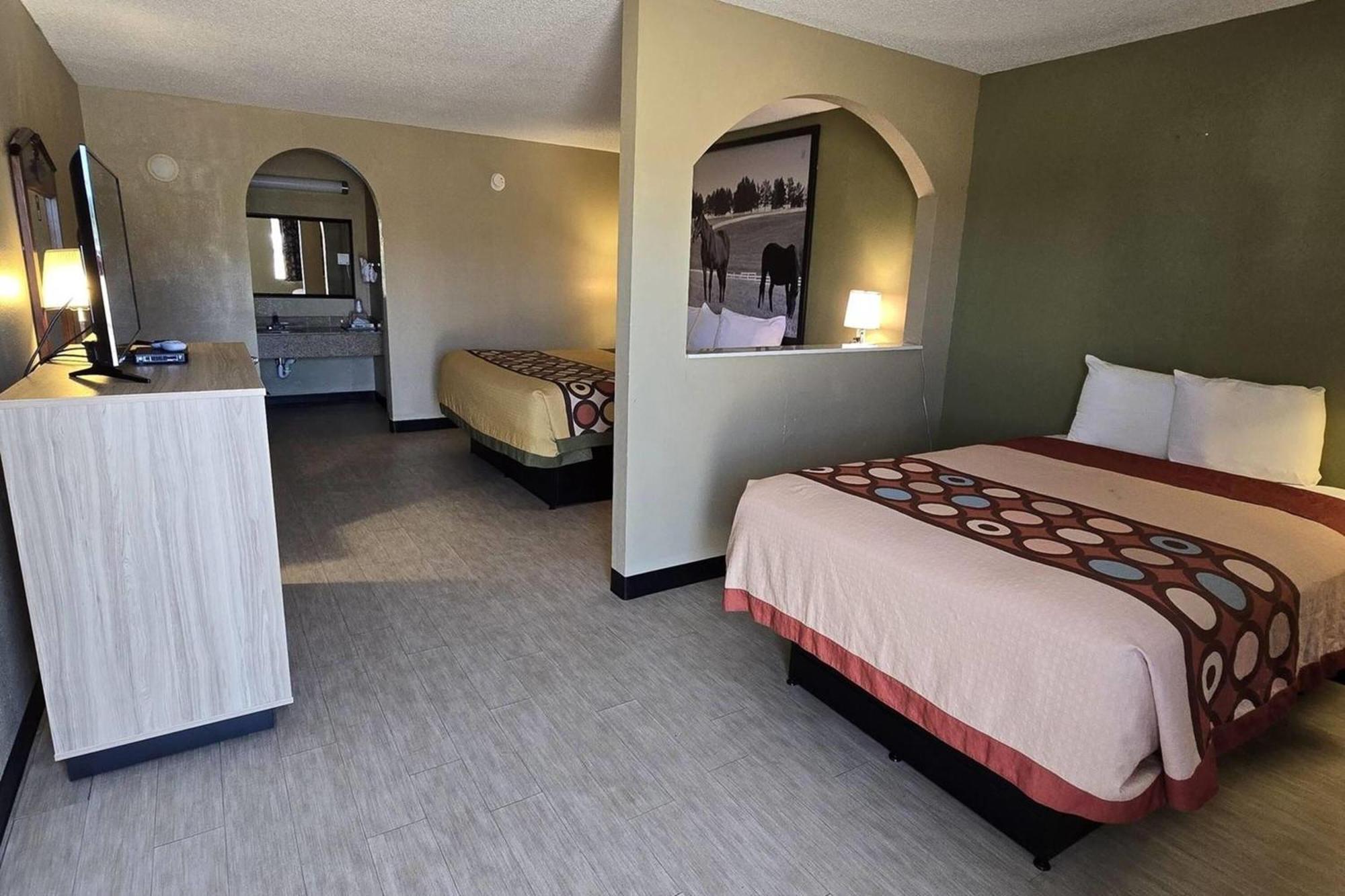Super 8 By Wyndham Arkadelphia Caddo Valley Area Eksteriør bilde