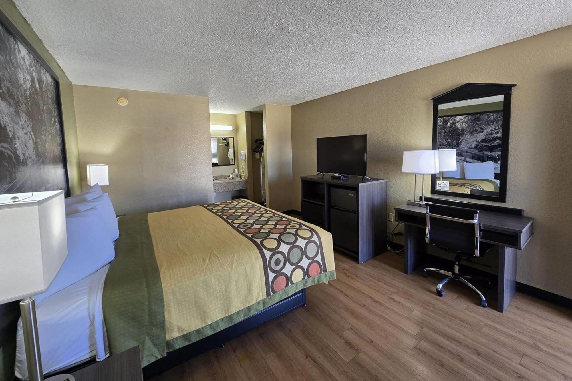 Super 8 By Wyndham Arkadelphia Caddo Valley Area Eksteriør bilde